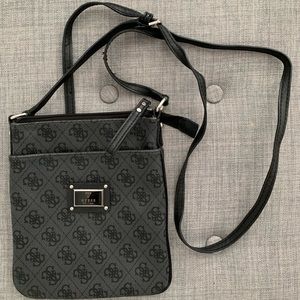 Guess crossbody purse